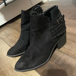 Carlos black booties size 8 1/2